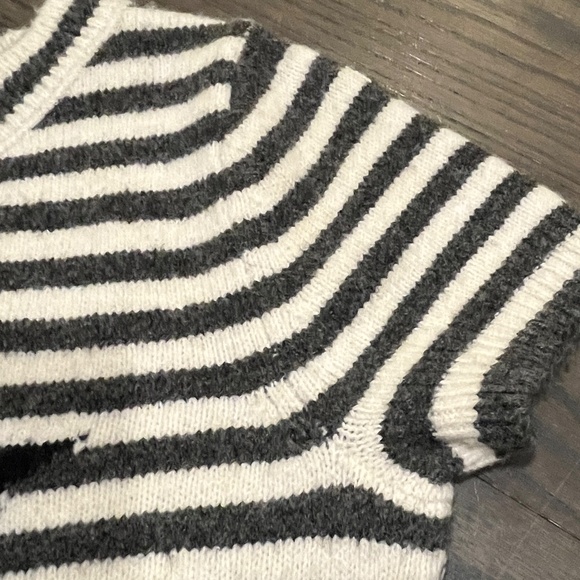 Freshman 1996 Black and White Star Striped Cropped Sweater Small - Picture 8 of 8